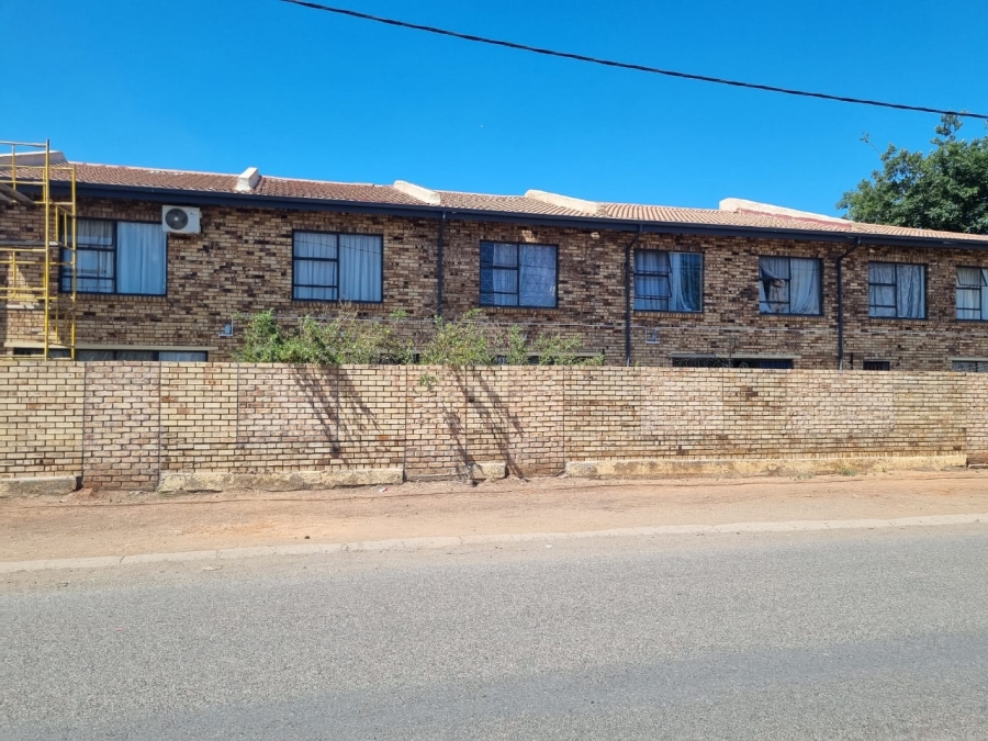 Commercial Property for Sale in Zinniaville North West